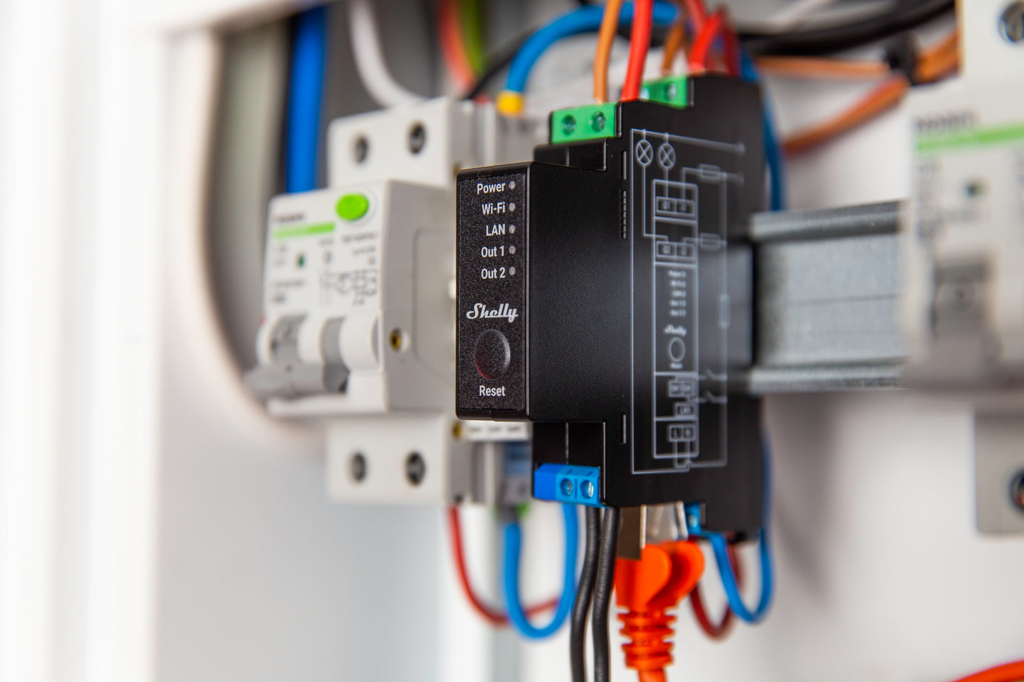 Shelly Pro 2PM - WiFi Relais für Hutschienenmontage mit Leistungsmessung