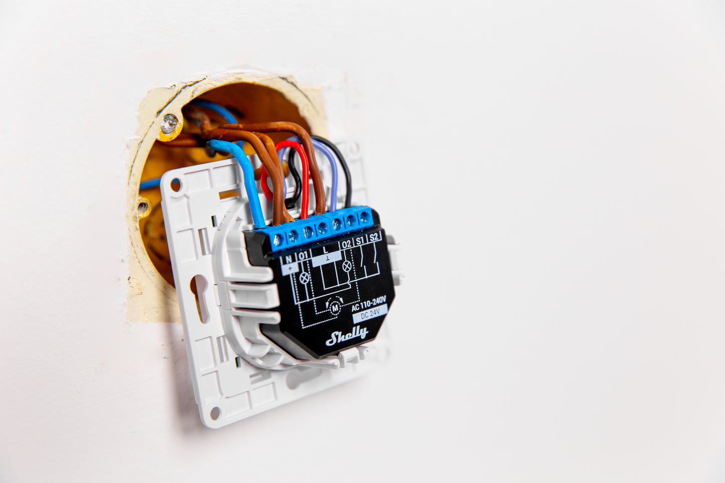 Shelly Plus 2PM - WLAN Relais für Rolladen 2x 10A mit Leistungsmessung