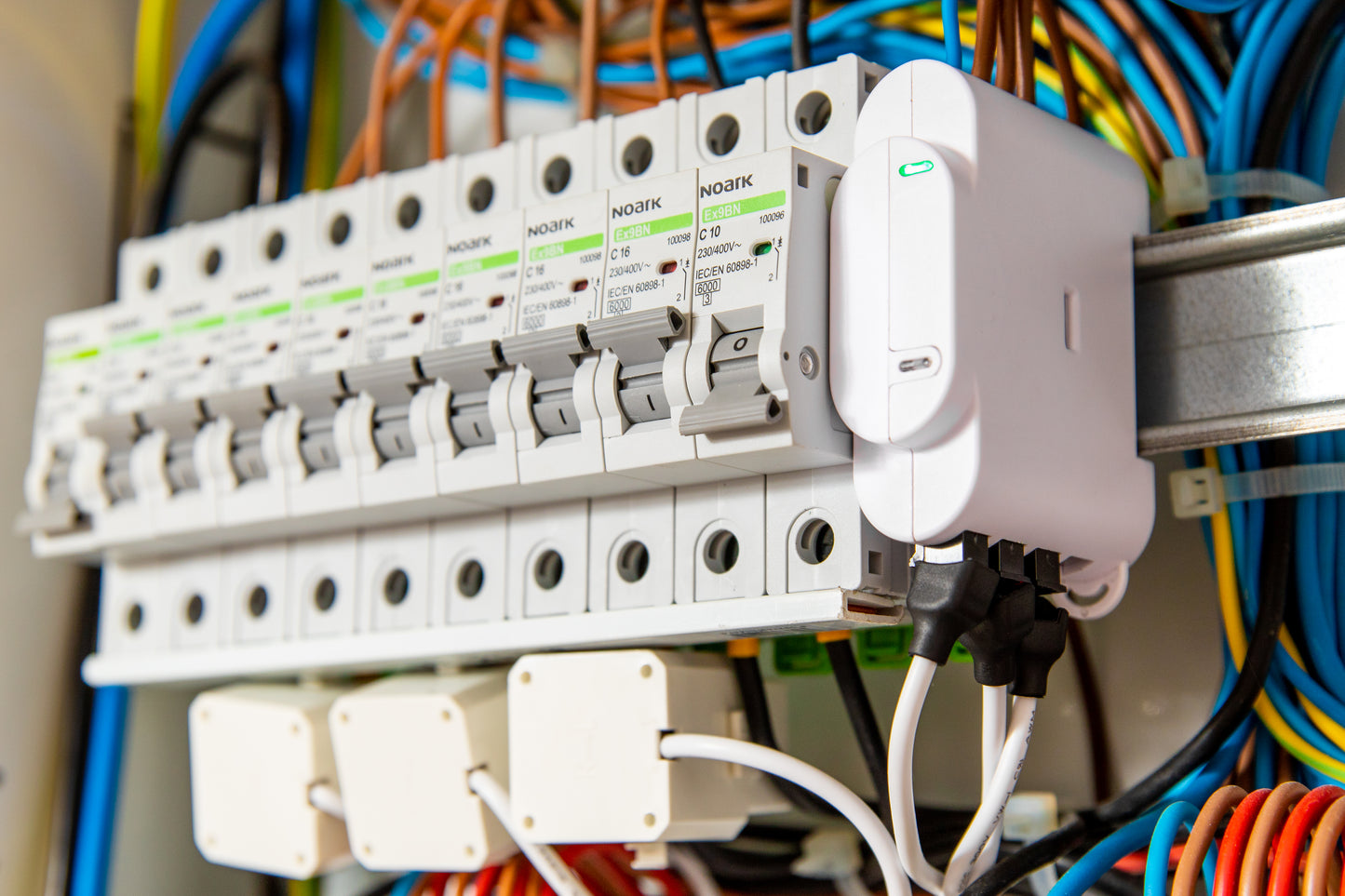 Shelly 3EM - 3 Phasen Energiezähler für Hutschienenmontage
