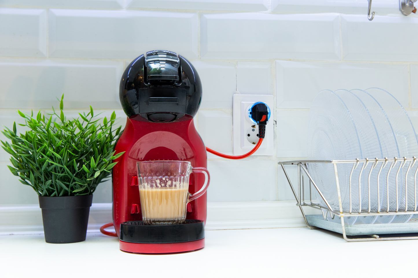 Shelly Plus Plug S - Smart WiFi Steckdose Zwischenstecker mit Leistungsmessung bis 2500 W
